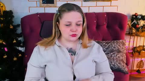 Snapshot of sladadeew chatting on December 2025 09:14:01 AM Slada Deew online show from December 2025 09:14:01 AM