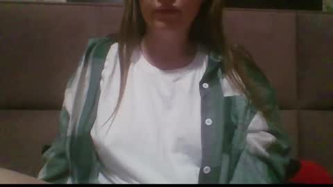 Snapshot of sladkiegubki chatting on November 2025 09:43:02 PM Sladkiegubki online show from November 2025 09:43:02 PM