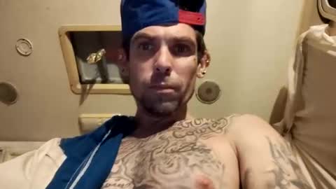 Snapshot of slangincock69 chatting on December 2024 04:08:02 AM SexyMFSlangincock69FYPM online show from December 2024 04:08:02 AM