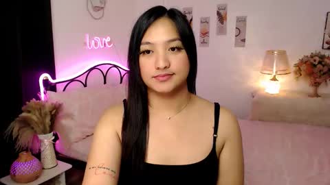 Snapshot of slave_amanda69 chatting on October 2025 04:01:02 AM Queen Cyrine online show from October 2025 04:01:02 AM