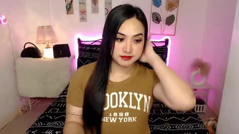 Snapshot of slave_amanda69 chatting on April 2026 01:10:01 AM Queen Cyrine online show from April 2026 01:10:01 AM