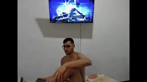 Snapshot of slayer19tm chatting on October 2025 01:17:02 AM slayer19tm online show from October 2025 01:17:02 AM
