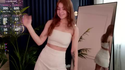 Snapshot of sleep__mode chatting on October 2025 12:39:02 PM Suzye online show from October 2025 12:39:02 PM