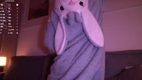 Sonya online show from October 2025 09:01:01 PM