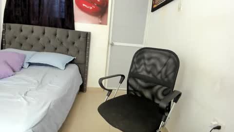 slim_master12 online show from April 2026 09:30:02 PM
