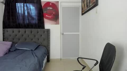 Snapshot of slim_master12 chatting on June 2026 06:08:02 PM slim_master12 online show from June 2026 06:08:02 PM