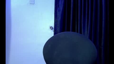 Snapshot of slim_petitqueen chatting on November 2025 11:15:01 PM Alice online show from November 2025 11:15:01 PM