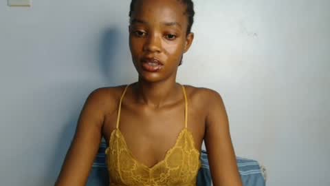Snapshot of slim_wetpussyy chatting on June 2026 04:15:01 PM Bella online show from June 2026 04:15:01 PM