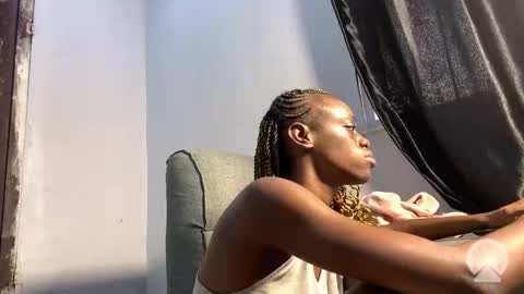 Slim online show from November 2025 06:02:01 AM