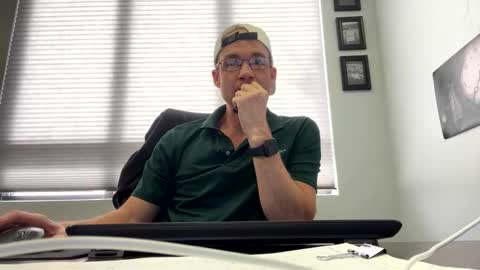 Snapshot of slimhiguy chatting on February 2026 07:56:02 PM slimhiguy online show from February 2026 07:56:02 PM