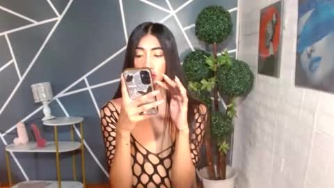 slimprettyjoira online show from April 2026 06:27:02 AM