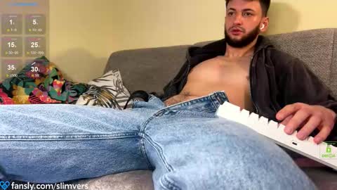 Snapshot of slimvers chatting on December 2025 04:51:01 AM Art online show from December 2025 04:51:01 AM