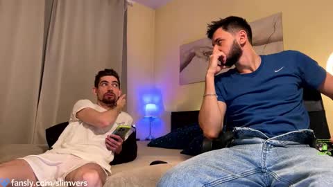 Snapshot of slimvers chatting on December 2025 07:21:02 PM Art online show from December 2025 07:21:02 PM