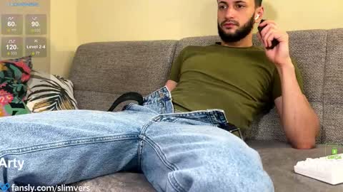 Snapshot of slimvers chatting on December 2025 08:12:02 AM Art online show from December 2025 08:12:02 AM