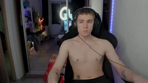 Snapshot of slippery_baby chatting on December 2024 11:33:01 AM Mila online show from December 2024 11:33:01 AM