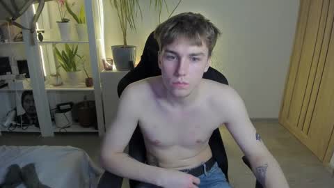 Snapshot of slippery_baby chatting on February 2025 11:10:02 PM Mila online show from February 2025 11:10:02 PM