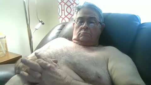 slippery_duck online show from December 2025 05:18:02 PM