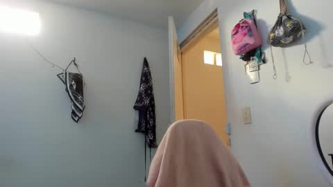 slone03 online show from November 2025 06:57:01 PM