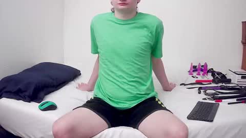 Snapshot of slut_gianni chatting on October 2025 02:51:02 PM Little Slut online show from October 2025 02:51:02 PM