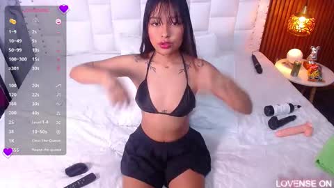 Snapshot of slutlittlecamila chatting on March 2025 03:05:02 AM CAMILA online show from March 2025 03:05:02 AM