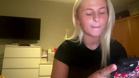hollie online show from August 2026 12:10:02 AM