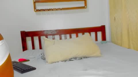 Snapshot of sluttysam_ chatting on September 2025 04:45:01 AM Sexyslutt online show from September 2025 04:45:01 AM