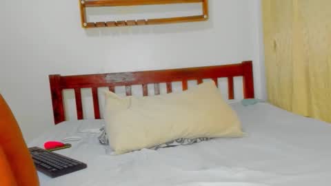 Snapshot of sluttysam_ chatting on September 2025 08:04:01 AM Sexyslutt online show from September 2025 08:04:01 AM