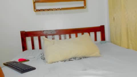 Snapshot of sluttysam_ chatting on September 2025 01:59:02 PM Sexyslutt online show from September 2025 01:59:02 PM