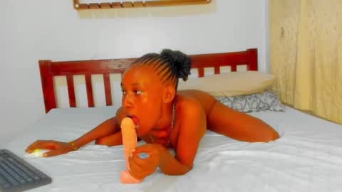 Snapshot of sluttysam_ chatting on October 2025 02:16:01 PM Sexyslutt online show from October 2025 02:16:01 PM