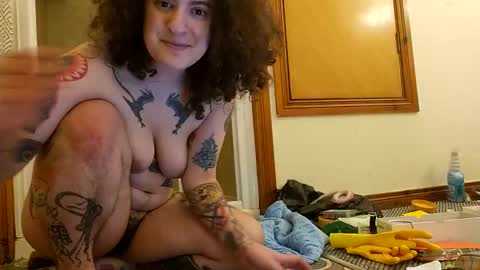 Snapshot of sluttysuzie17 chatting on May 2026 09:11:02 PM SluttySuzie17 online show from May 2026 09:11:02 PM