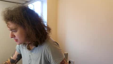 Snapshot of sluttysuzie17 chatting on May 2026 05:09:02 PM SluttySuzie17 online show from May 2026 05:09:02 PM