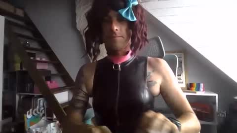 sluttytoy83 online show from June 2026 05:25:01 PM
