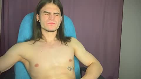 Snapshot of sly_gus chatting on January 2025 08:14:02 PM Gus online show from January 2025 08:14:02 PM