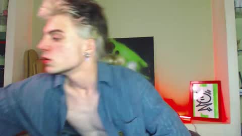 Snapshot of sly_gus chatting on September 2025 09:52:01 AM Gus online show from September 2025 09:52:01 AM