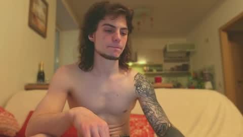 Snapshot of sly_gus chatting on April 2026 01:49:01 PM Gus online show from April 2026 01:49:01 PM