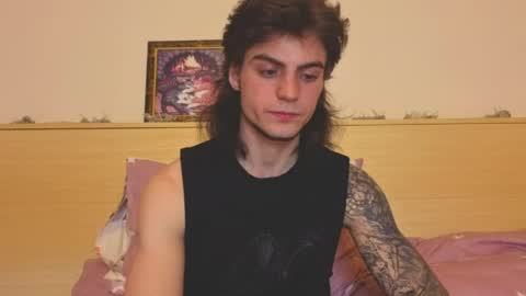 Snapshot of sly_gus chatting on April 2026 03:04:02 PM Gus online show from April 2026 03:04:02 PM