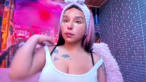 Snapshot of small__naughty chatting on October 2025 01:45:02 PM Mariana Torres online show from October 2025 01:45:02 PM