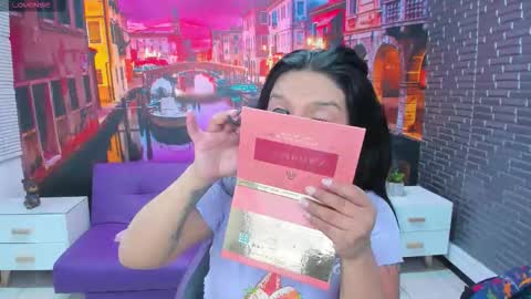 Snapshot of small__naughty chatting on November 2025 01:43:01 PM Mariana Torres online show from November 2025 01:43:01 PM