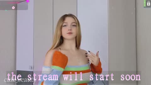 Snapshot of small_blondee chatting on January 2025 02:15:01 PM Emily online show from January 2025 02:15:01 PM