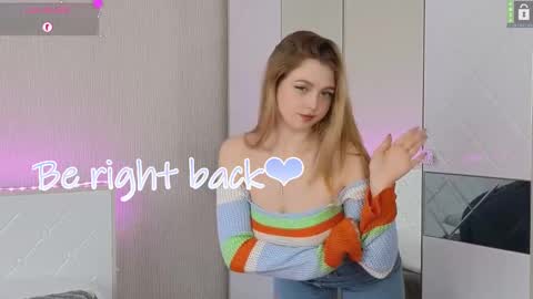 Snapshot of small_blondee chatting on February 2025 02:28:02 AM Emily online show from February 2025 02:28:02 AM