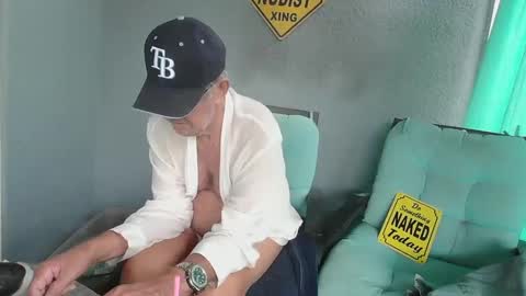 Daddy online show from September 2025 01:05:02 PM