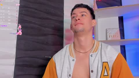 Snapshot of smiith_jade chatting on December 2024 10:45:01 PM Jade Smiith online show from December 2024 10:45:01 PM