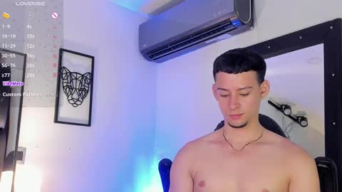 Snapshot of smiith_jade chatting on March 2025 01:14:02 AM Jade Smiith online show from March 2025 01:14:02 AM