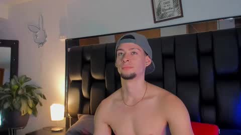 Snapshot of smiith_jade chatting on September 2025 10:32:01 PM Jade Smiith online show from September 2025 10:32:01 PM