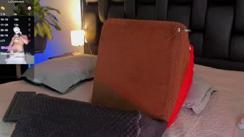 Snapshot of smiith_jade chatting on October 2025 01:57:01 AM Jade Smiith online show from October 2025 01:57:01 AM