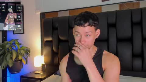 Snapshot of smiith_jade chatting on October 2025 10:44:01 PM Jade Smiith online show from October 2025 10:44:01 PM