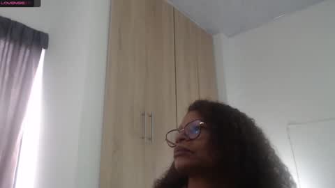 Snapshot of smilet_milf chatting on December 2024 12:30:02 PM Smileth online show from December 2024 12:30:02 PM