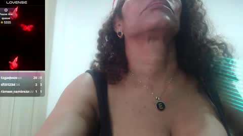 Snapshot of smilet_milf chatting on December 2024 03:02:01 PM Smileth online show from December 2024 03:02:01 PM