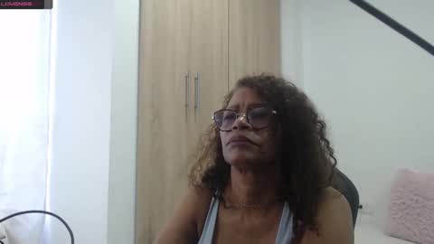 Snapshot of smilet_milf chatting on January 2025 11:32:02 AM Smileth online show from January 2025 11:32:02 AM