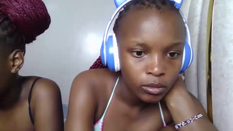 smiley luv1 online show from March 2026 10:03:01 PM